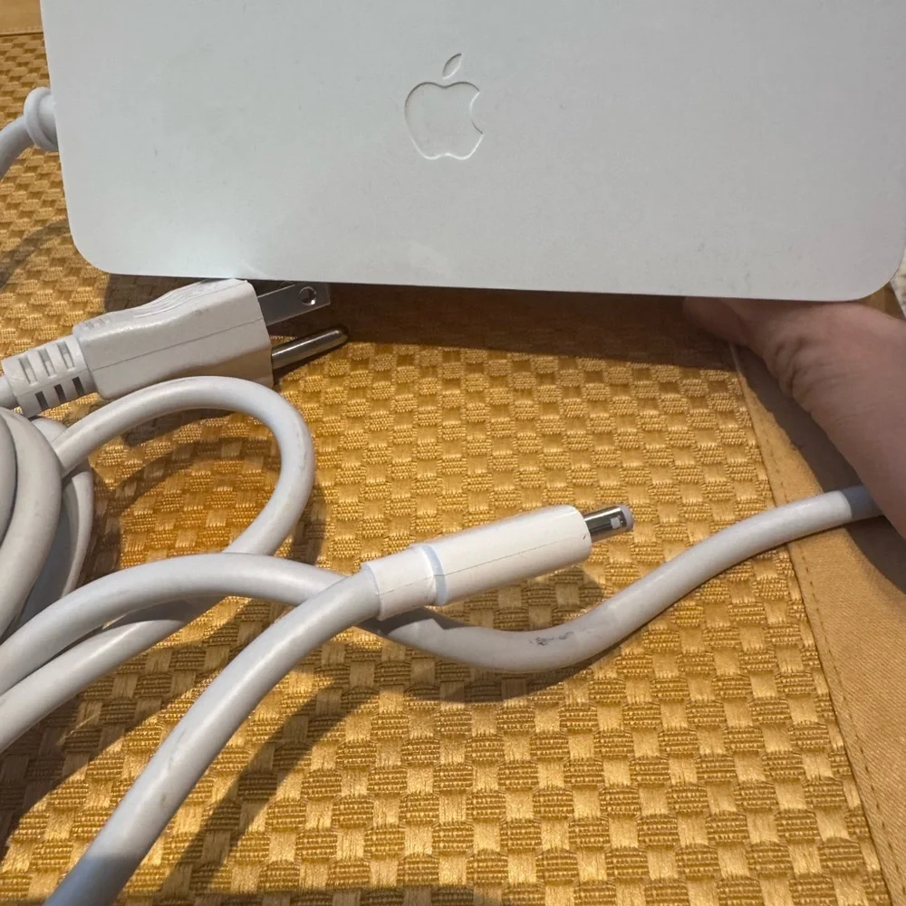 Apple 110W Power Adapter - white